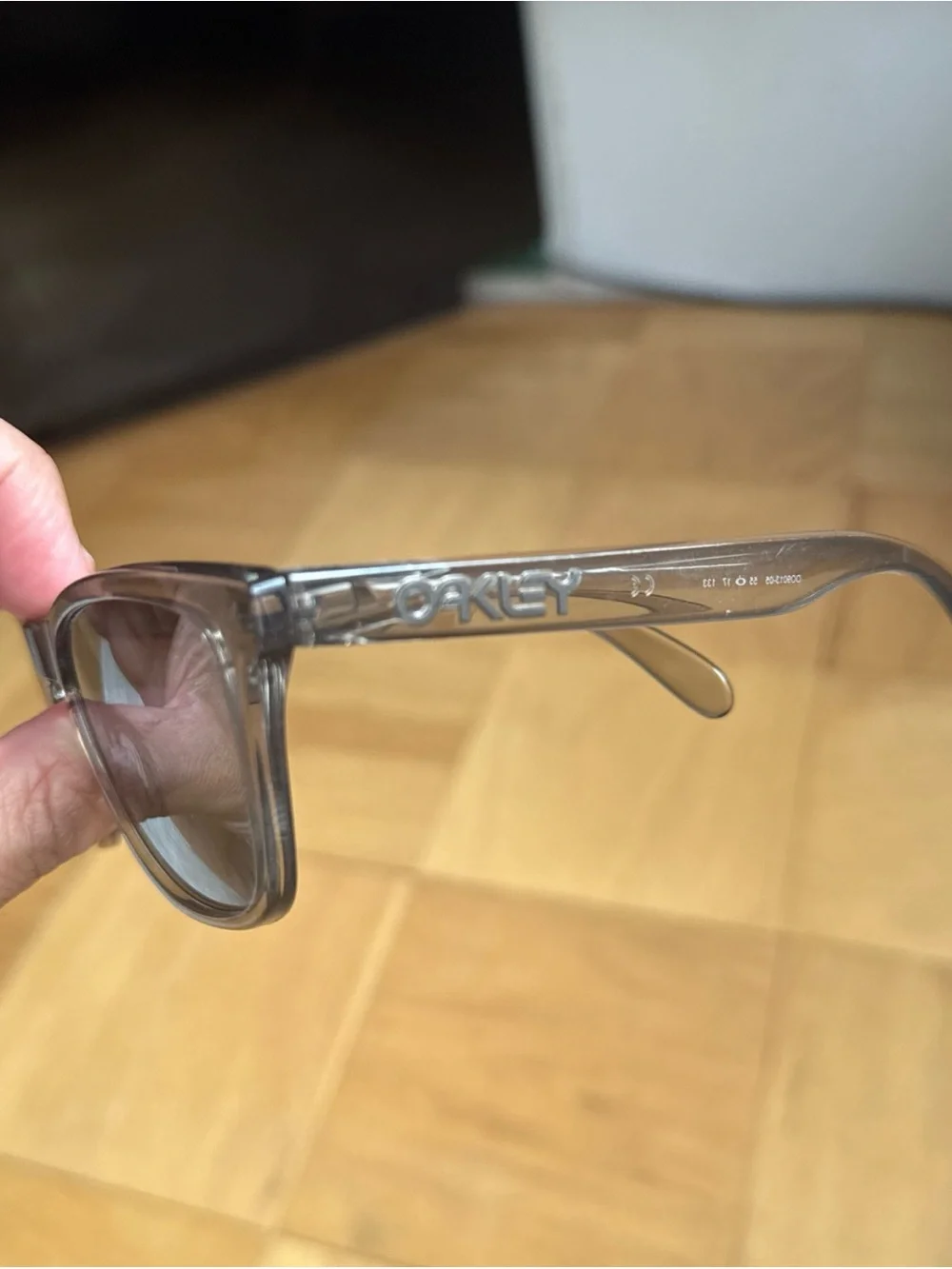 Oakley FROGSKINS Sunglasses Clear Smoke Grey OO9013-05 - 55[]17-133